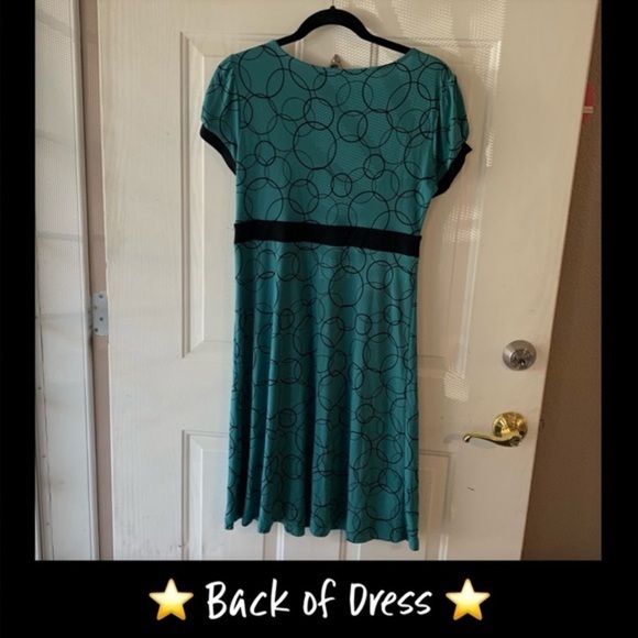 Apt. 9 Women’s Dress - Picture 2 of 4